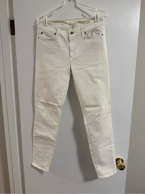 GAP High-Rise White Skinny Jeans